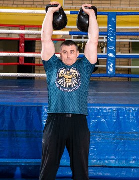 Силовые тренировки для мужчин в мини-группах